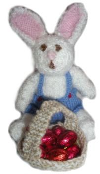 knitted-easter-bunny-with-basket