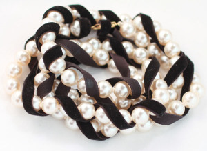 pearl-and-velvet-bracelet