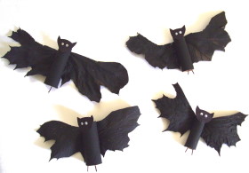 DIY-Spooky-Halloween-Bats
