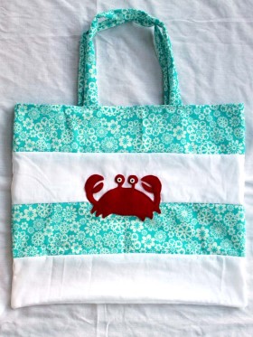 diy-beach-bag-with-crab