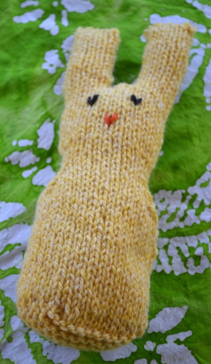 Peep style knit bunny knitting pattern