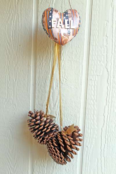 pinecone door hanger