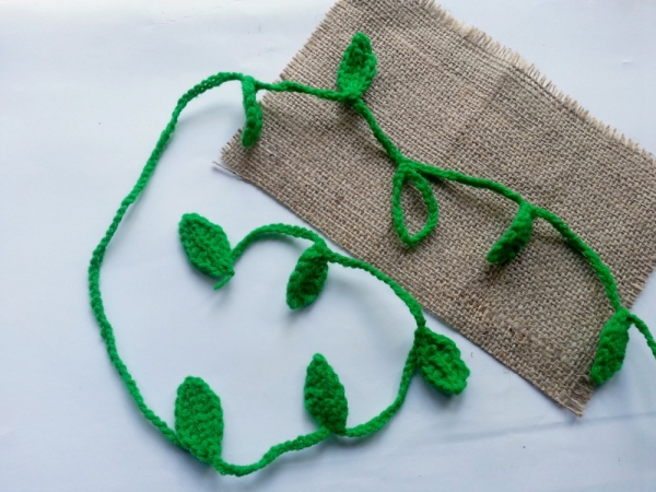 crochet neckpiece (5)