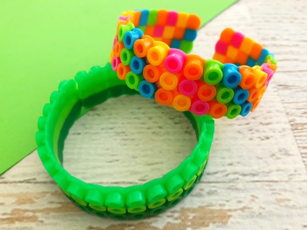 Easy Rainbow Loom Bracelet with Perler Beads - Dabbles & Babbles